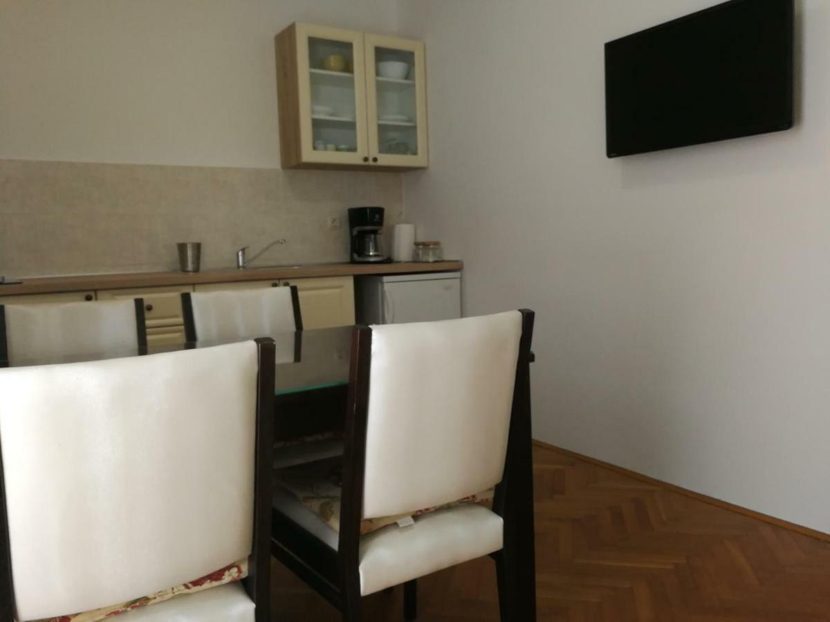 Apartment Violeta 1 Funtana Exterior photo